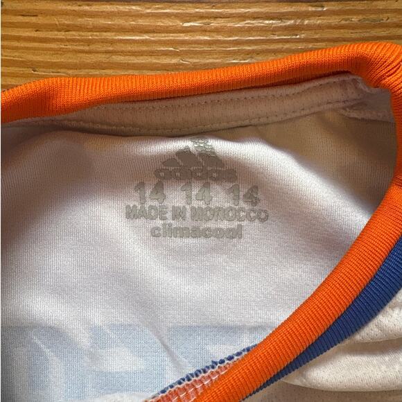 Adidas white Real Madrid Benzema 9 short sleeve youth jersey SIZE 14 - Picture 3 of 7